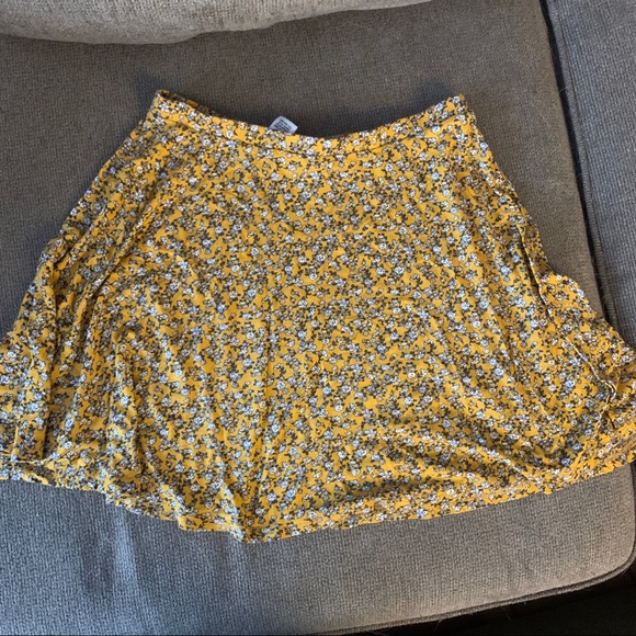 BUNDLE of five skirts floral and solid patterns - Picture 7 of 13